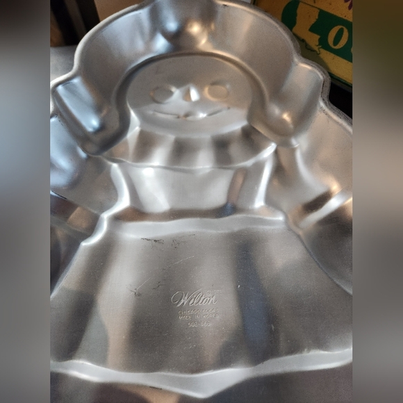 Raggedy Ann Wilton Aluminum Cake Pan 1970's  Wilton 502-968 - Picture 3 of 4